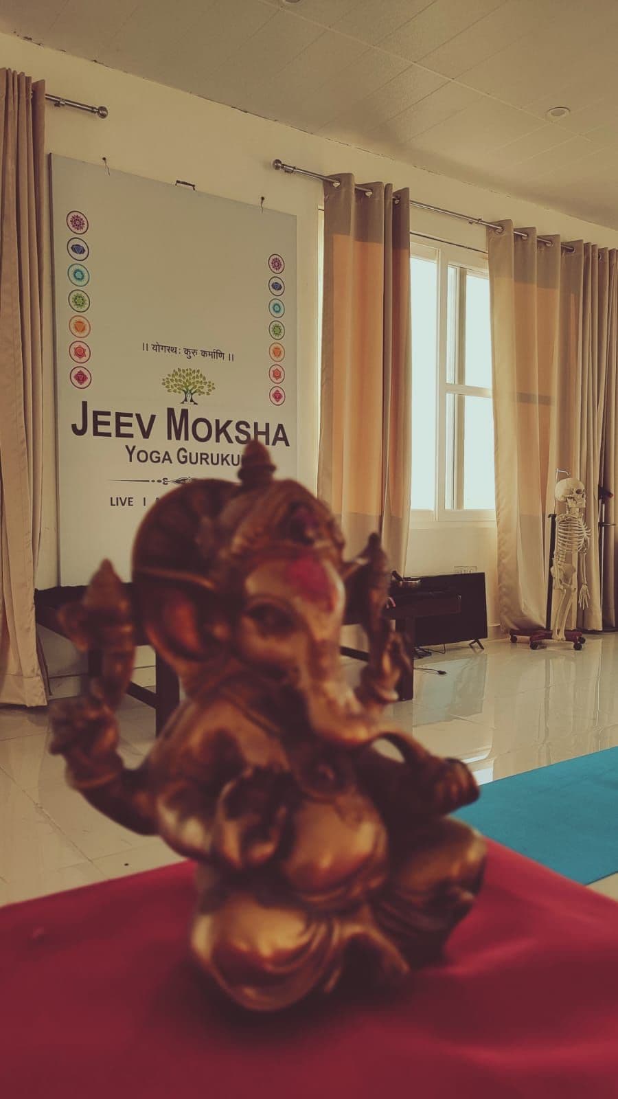 500 hour yoga teacher training accommodation and practice